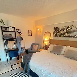  Apartment Seashore Waikiki 1 Block From A No Fees
