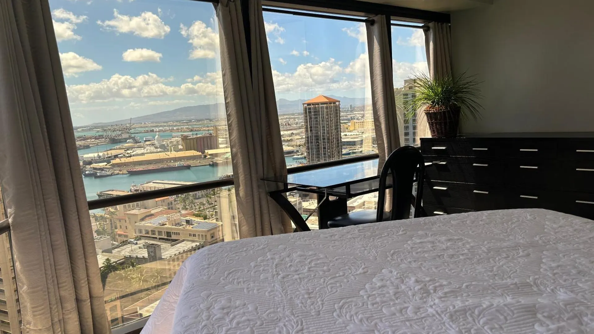 Condotel With Free Parking Wifi Central Ac Honolulu 0*,  United States